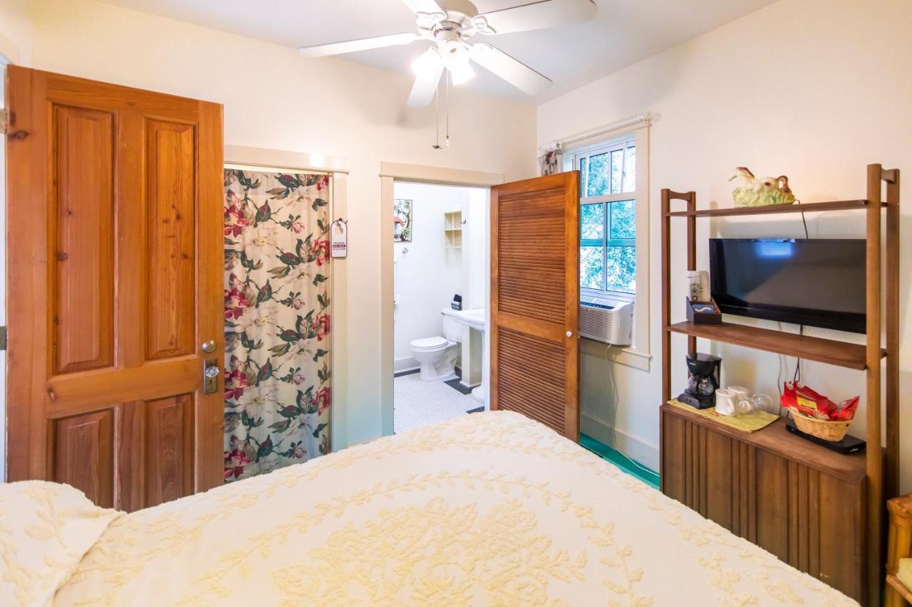 Hibiscus Coffee & Guesthouse Grayton Beach Esterno foto