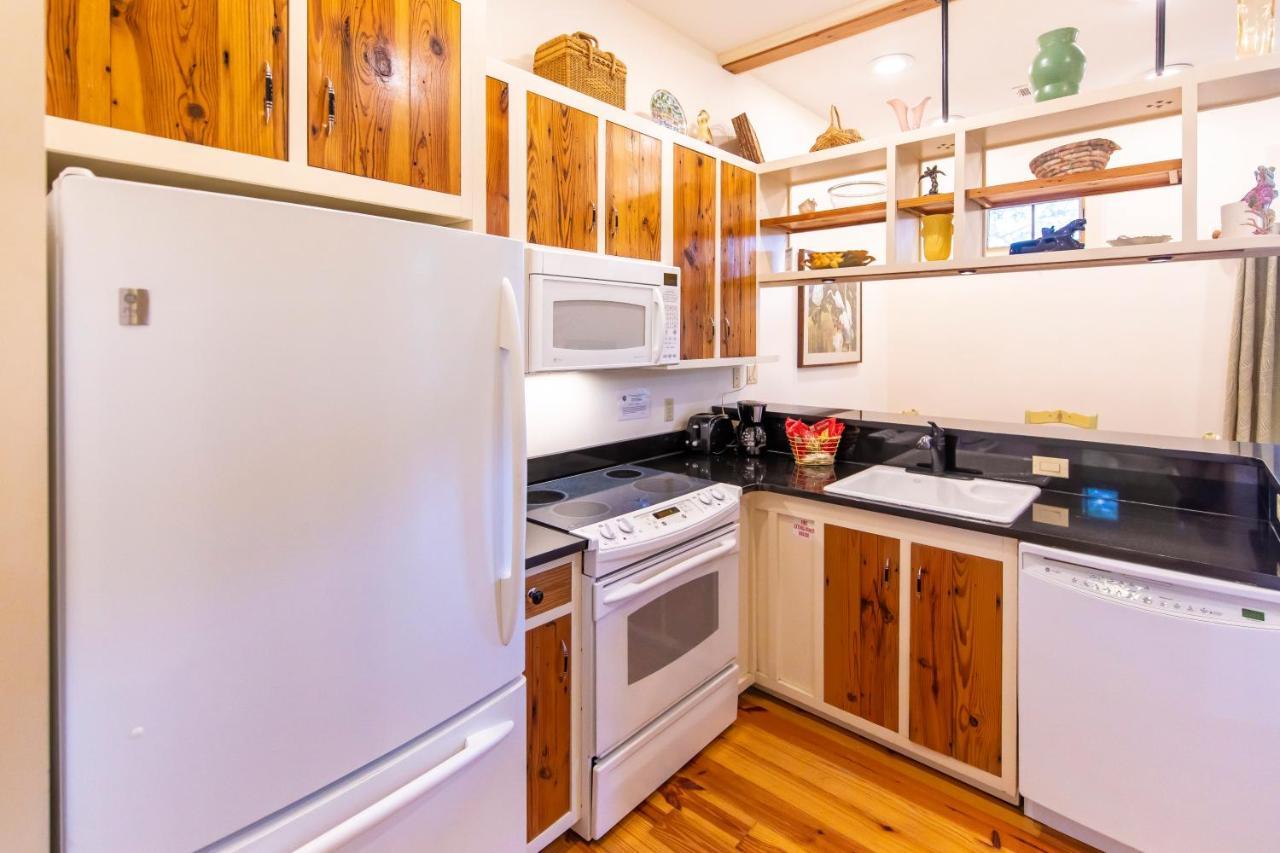 Hibiscus Coffee & Guesthouse Grayton Beach Esterno foto