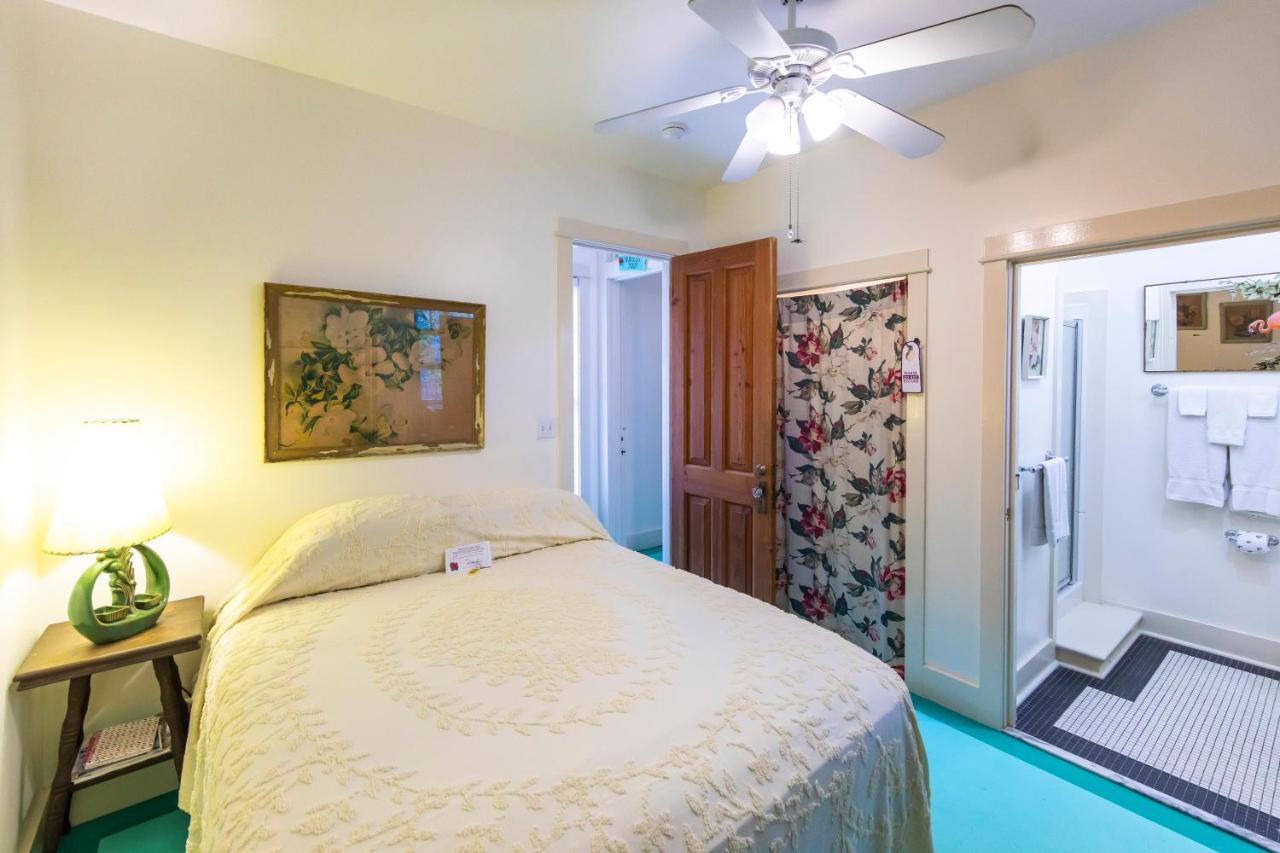 Hibiscus Coffee & Guesthouse Grayton Beach Esterno foto