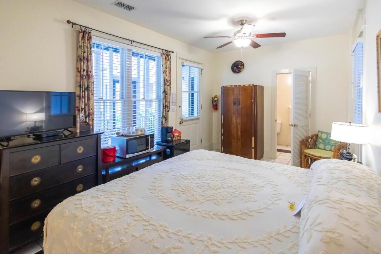 Hibiscus Coffee & Guesthouse Grayton Beach Esterno foto