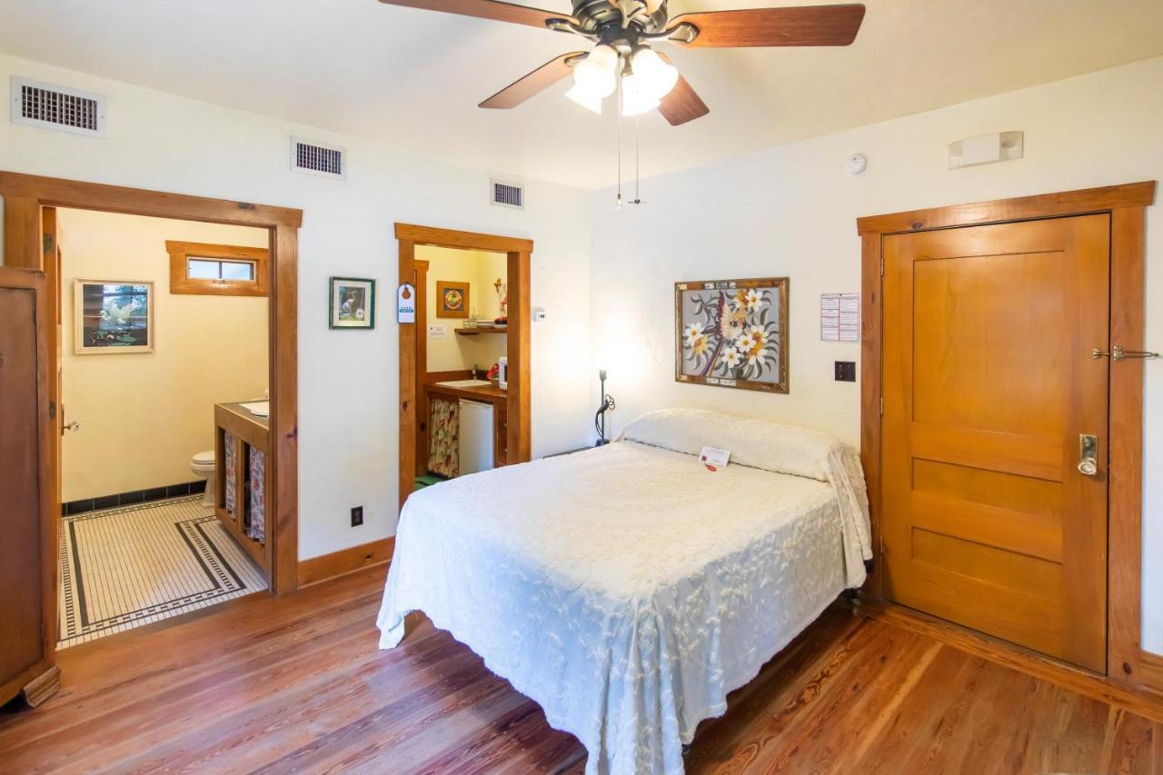 Hibiscus Coffee & Guesthouse Grayton Beach Esterno foto
