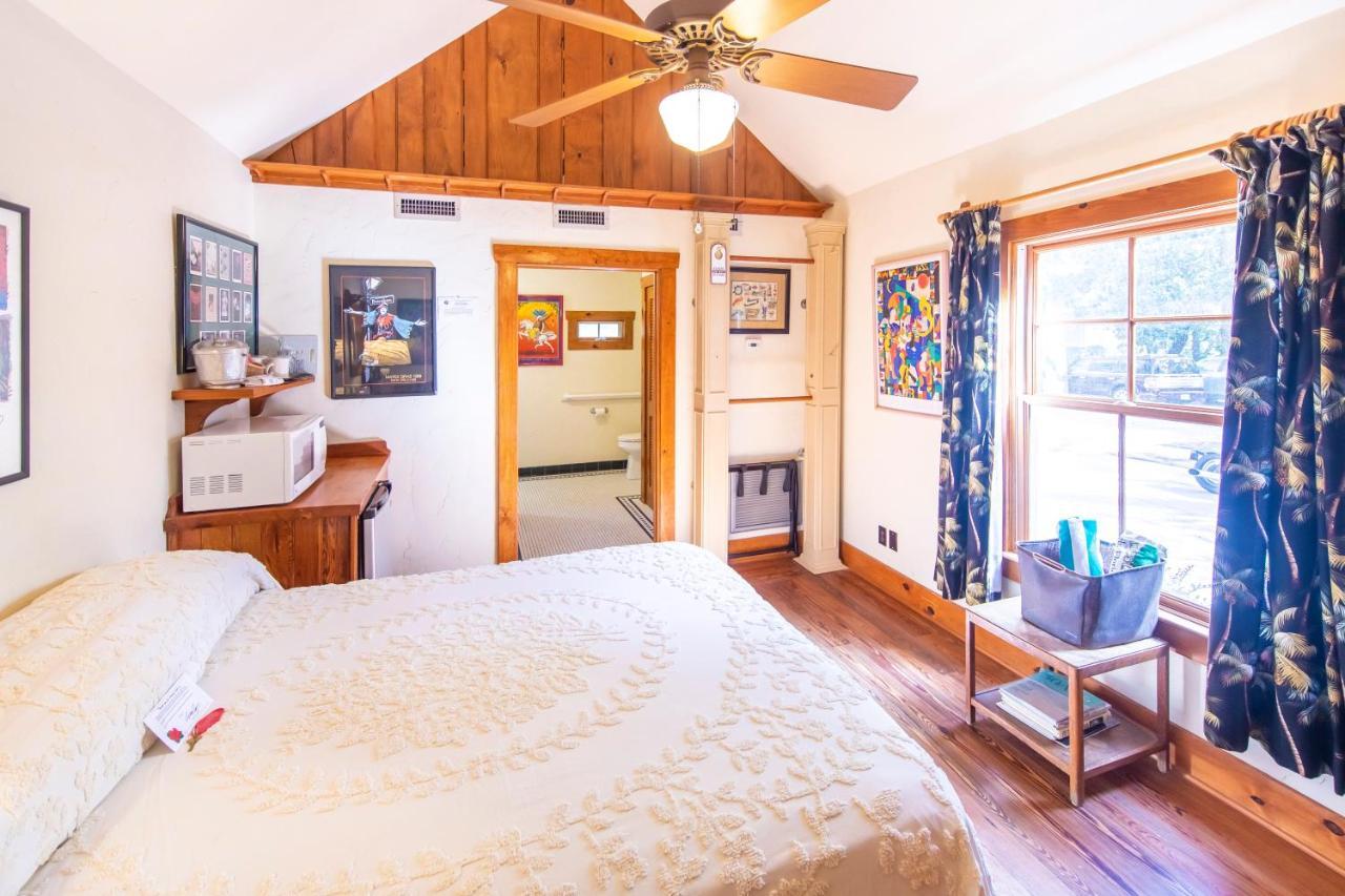 Hibiscus Coffee & Guesthouse Grayton Beach Esterno foto