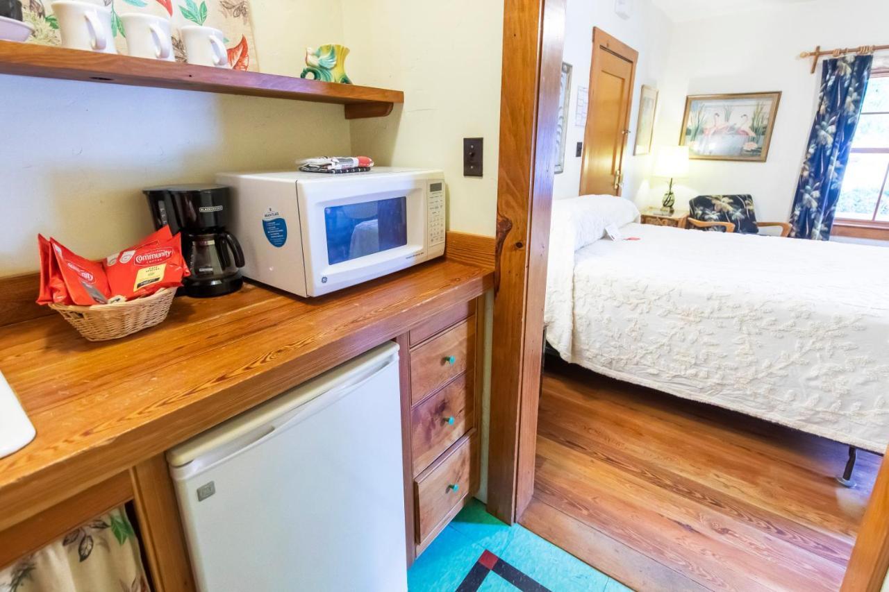Hibiscus Coffee & Guesthouse Grayton Beach Esterno foto
